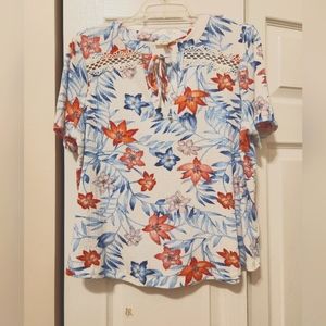 💥SALE💥Como Blu, Large, Lace Flower Keyhole Neck Womens Short Sleeve Top